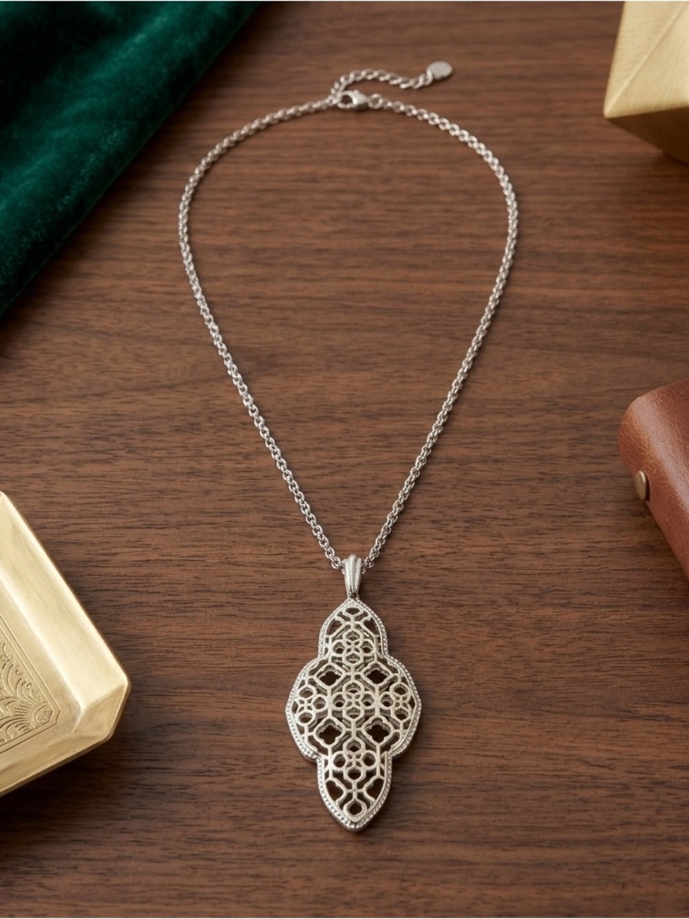 Kendra Scott Gold Filigree Lattice Pendant Necklace